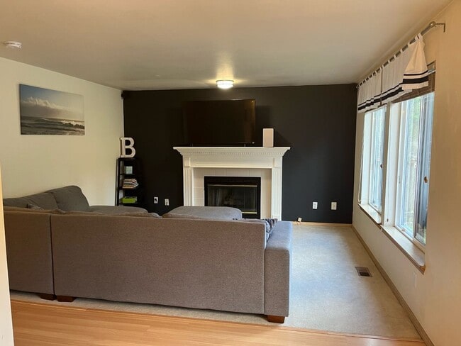Building Photo - Beautiful 4 Bed 3 Bath Bothell Home!