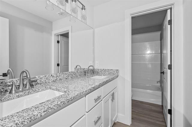 Foto del edificio - 408 W 6th St