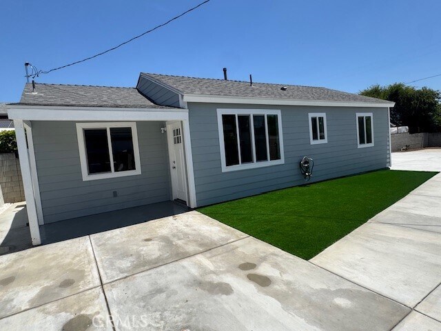 Primary Photo - 224 W Cypress Ave