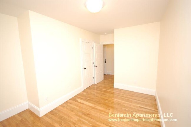 Foto del edificio - 84 Linden St