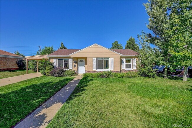 3 bed/ 1 Bath in Desirable Park Hill Neighborhood - 3 bed/ 1 Bath in Desirable Park Hill Neighborhood Apartment