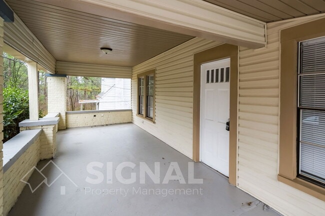 Building Photo - 529 Telford Ln