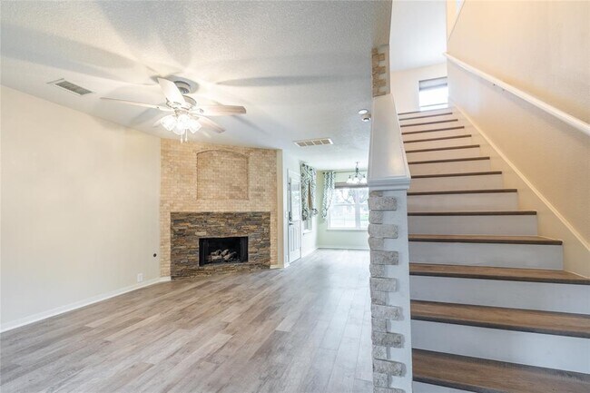 Building Photo - 17611 S Summit Canyon Dr