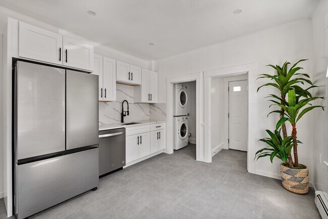 Building Photo - 279 E Squantum St