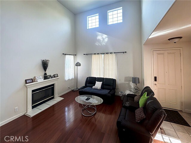 Foto del edificio - 15758 Cadwell St