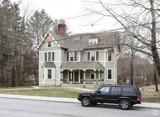 Building Photo - 227 Broadway