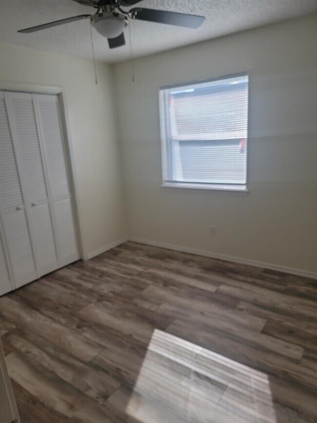Foto del edificio - 2111 NW Lindy Ave