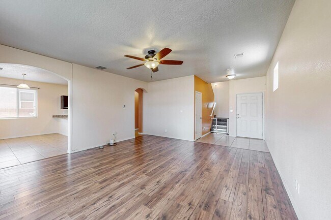 Foto del edificio - Executive 2/story 4 Bedroom  2.5 Bath with...