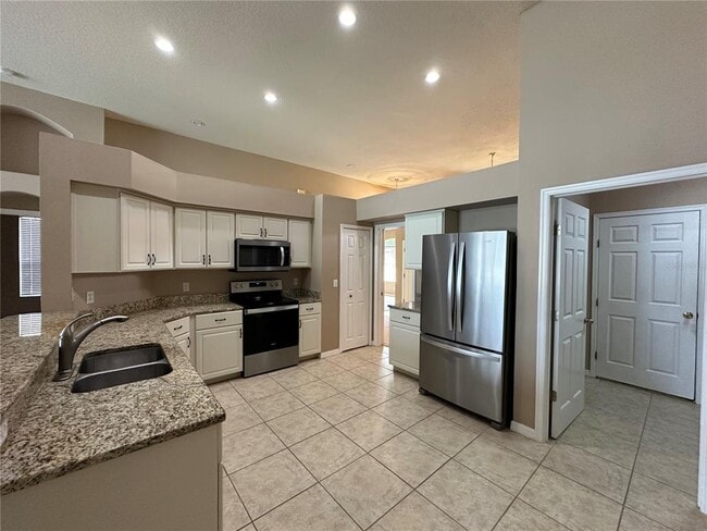 Building Photo - 13813 Bluewater Cir
