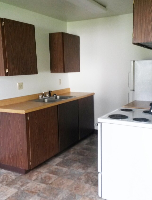 Saginaw Village Apartments in Hines, OR
