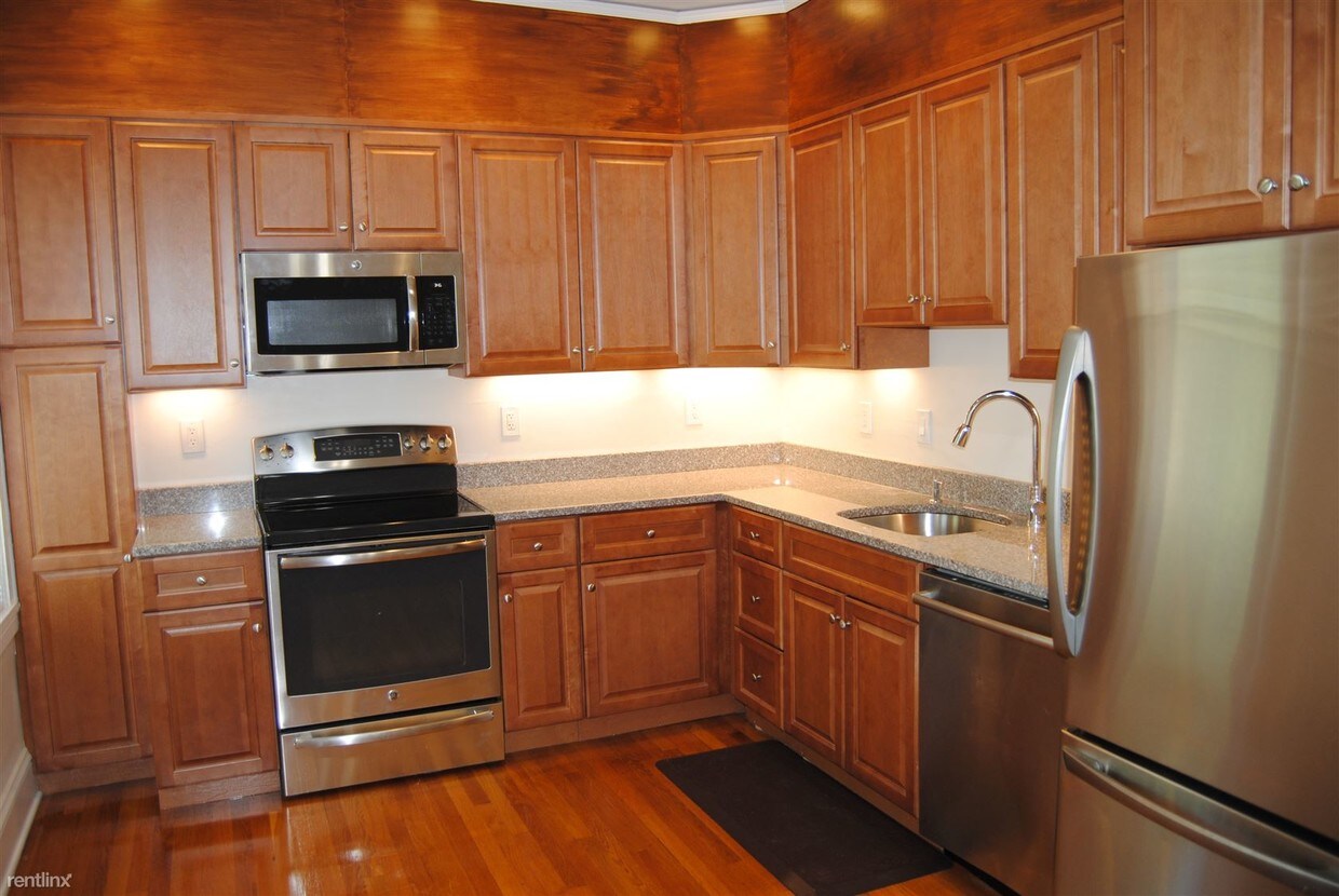 Foto principal - 162 Whitney St