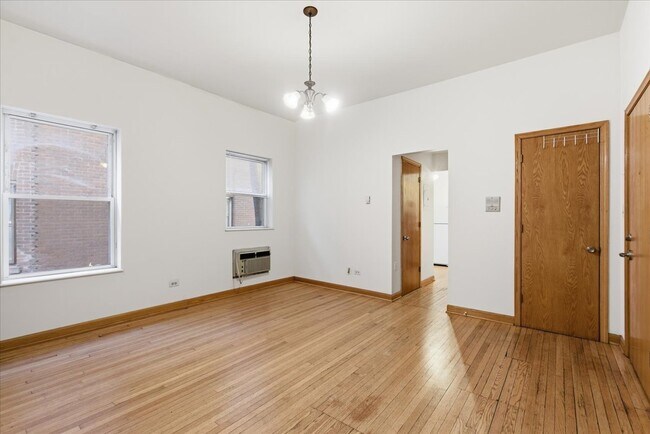 Foto del edificio - 4518 N Sheridan Rd