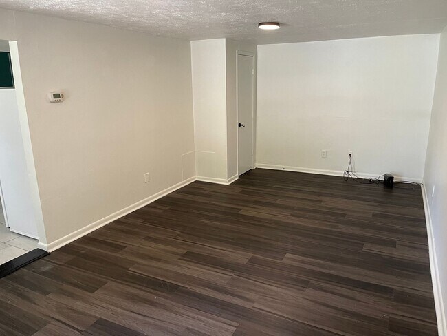 Foto del edificio - 3BR Cottage in Historic District