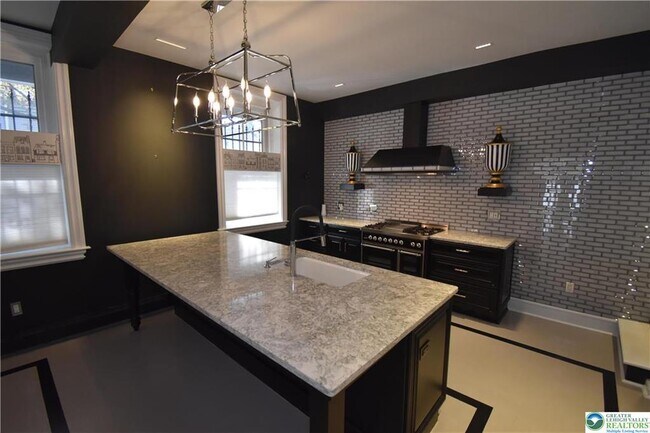 Foto del edificio - 100 N 4th St