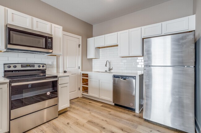 Foto del edificio - 6810 White Pine St