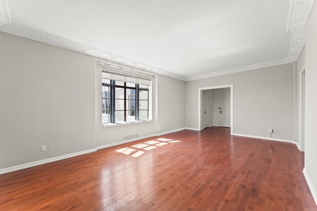 Building Photo - 1314 Hayworth Ave