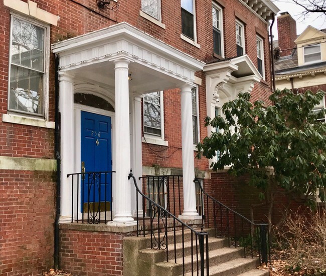 Foto del edificio - 256 Bradley St