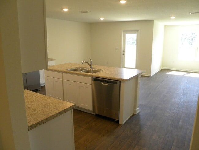 Building Photo - ***Price Reduction*** Beautiful Home in Foley