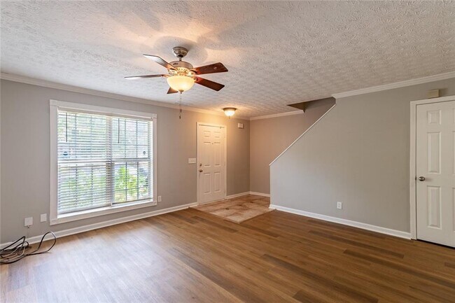 Foto del edificio - 5550 Strathmoor Manor Cir