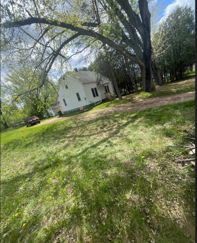 Building Photo - 831 Brown St