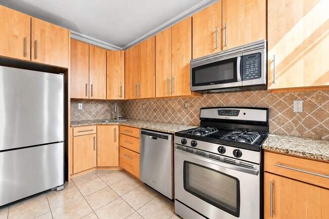 Building Photo - 254 1st St