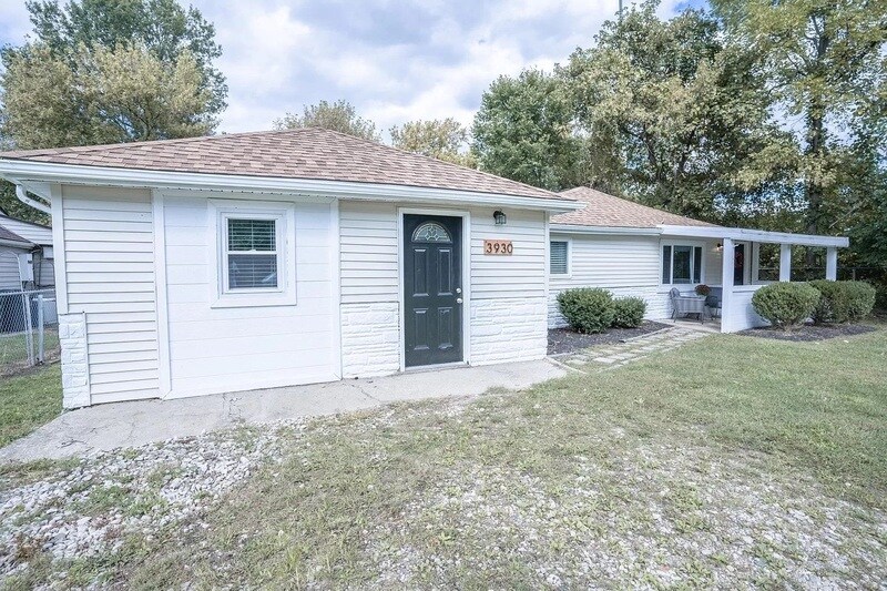 Primary Photo - 3930 Armuth Ave