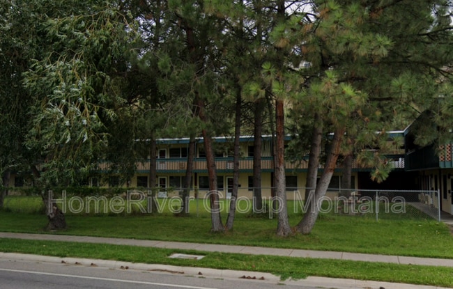 Building Photo - 707 SW Higgins Ave