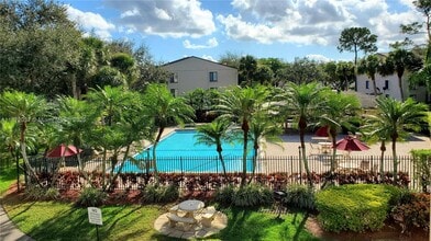 Building Photo - 204 Foxtail Dr