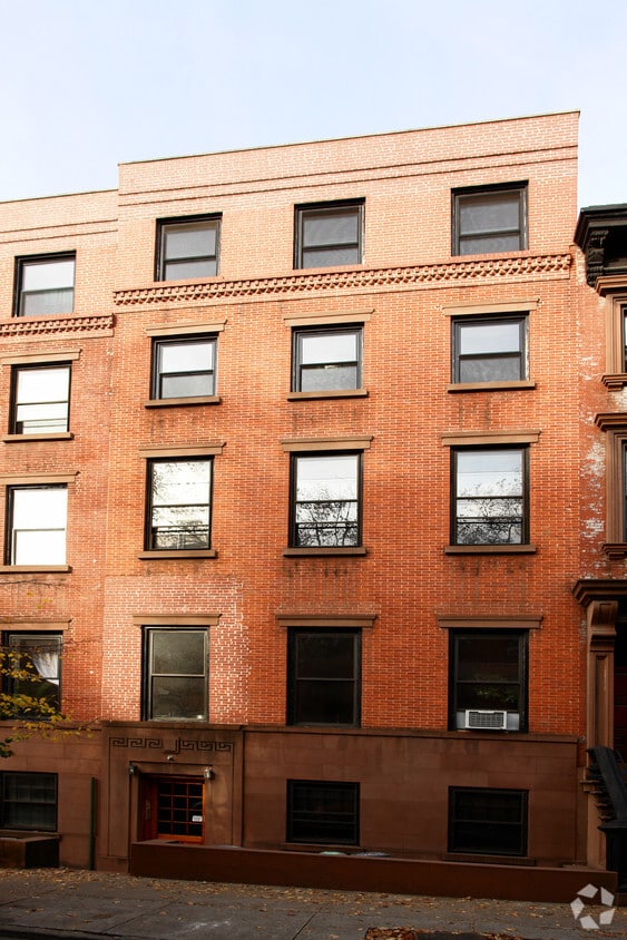 Primary Photo - 254 Henry St