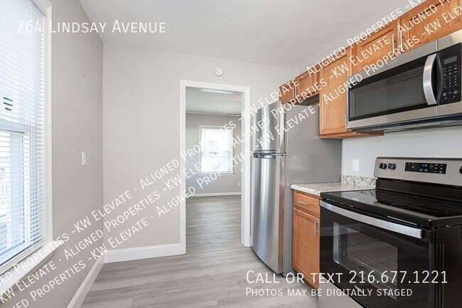 Foto del edificio - 764 Lindsay Ave