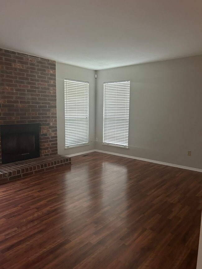 Building Photo - 1493 Schwarz Meadow Dr