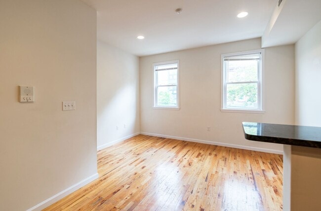 Building Photo - 330 N Preston St