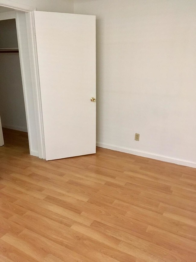 Foto del edificio - 1330 Pine St