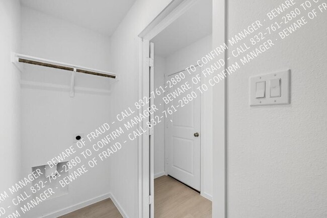 Building Photo - 6429 Middlebury Dr