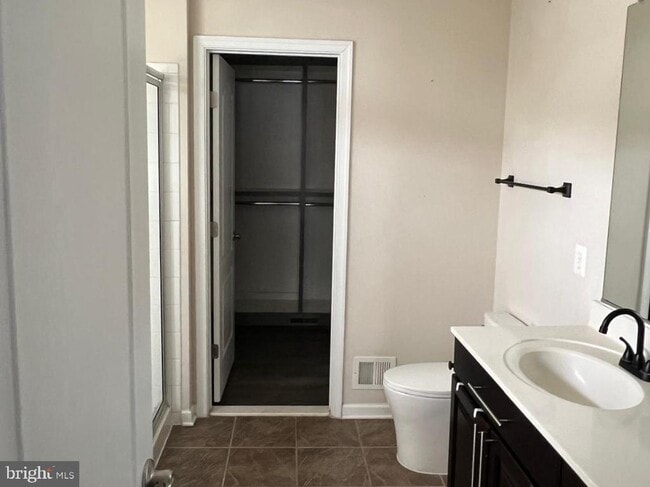 Building Photo - 608 Victorianna Dr