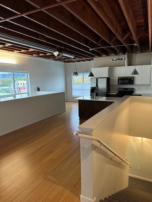 Photo - 1120 SE Main St (Portland, OR)