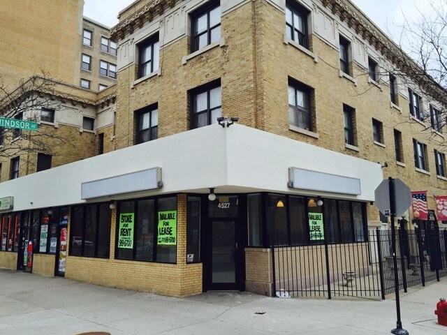 Building Photo - 952 W Windsor Ave