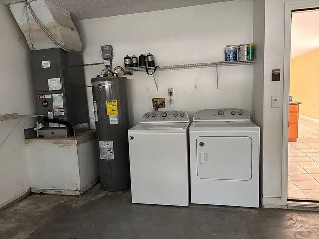 Foto del edificio - 2939 Barrymore Ct