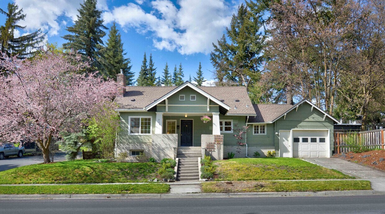 Foto principal - Beautiful Craftsman Bungalow on the edge o...