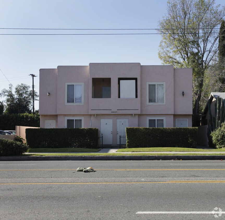Building Photo - 6047 Woodman Ave