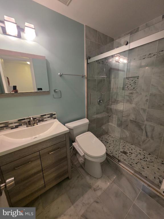 Building Photo - 5603 Sherborne Knolls