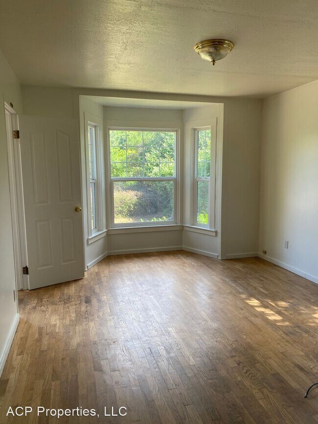 Building Photo - 2 br, 1 bath House - 614 Donovan Ave