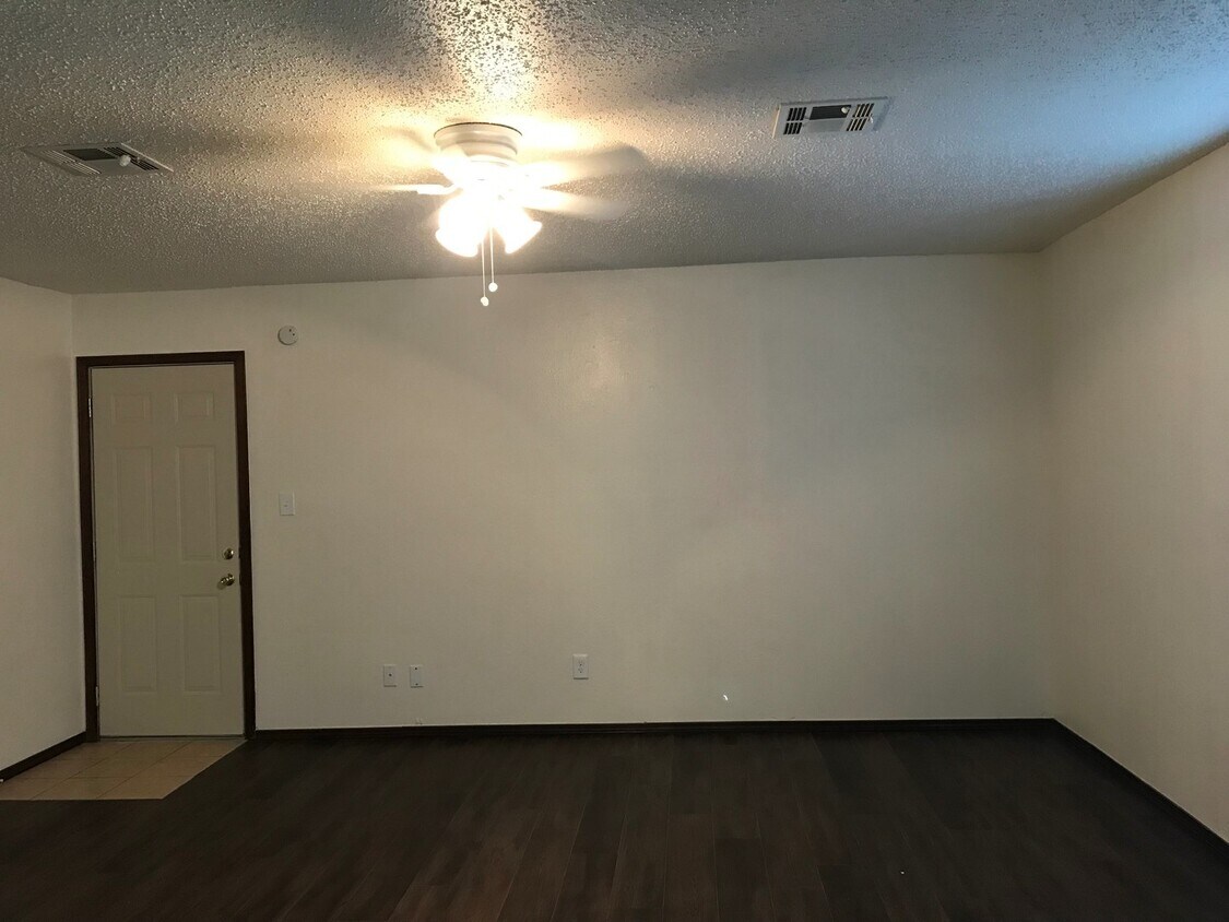 Foto del edificio - 1015-1015 N 5th St