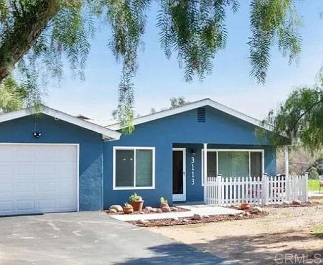 Foto del edificio - 3113 Pine Ln