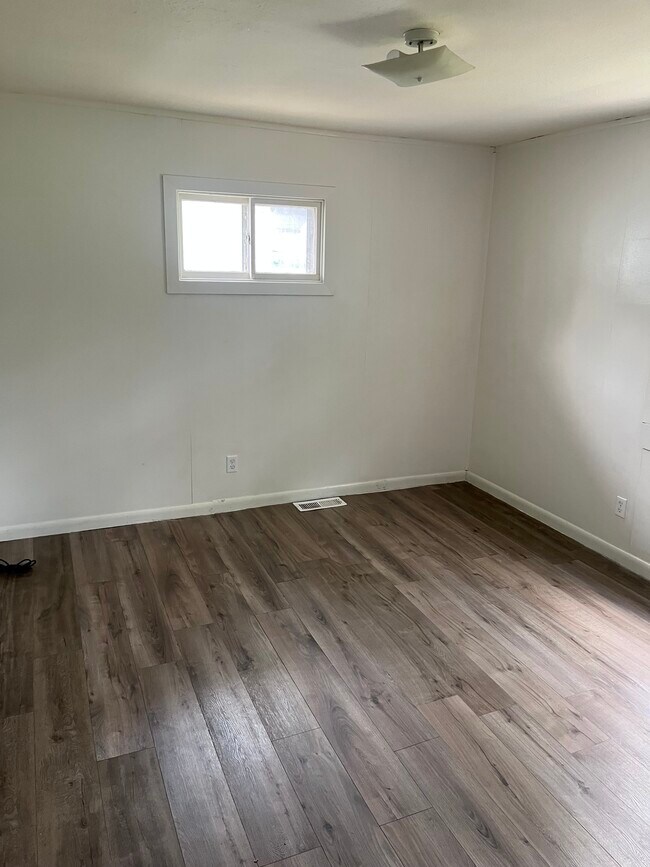 Foto del edificio - 4776 E 174th St