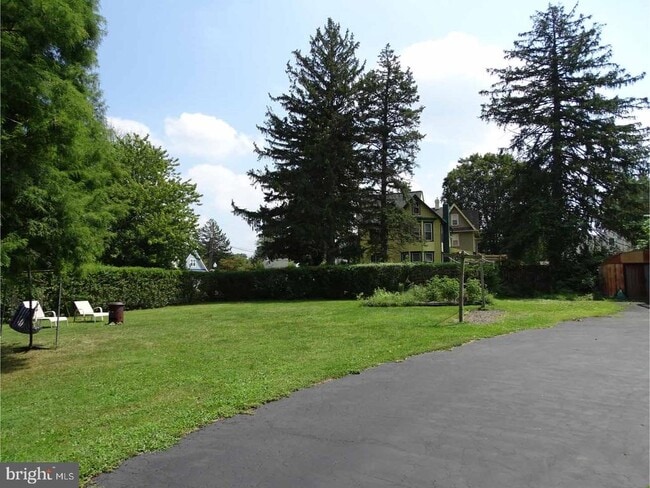 Building Photo - 1153 Greeley Ave