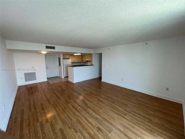 Building Photo - 3000 Coral Wy