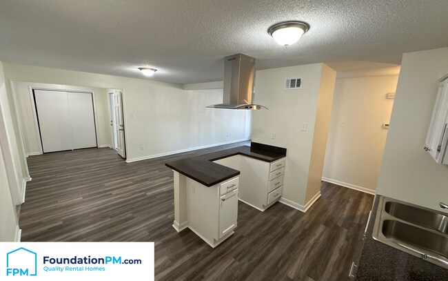 Foto del edificio - 5330 Whitworth Rd