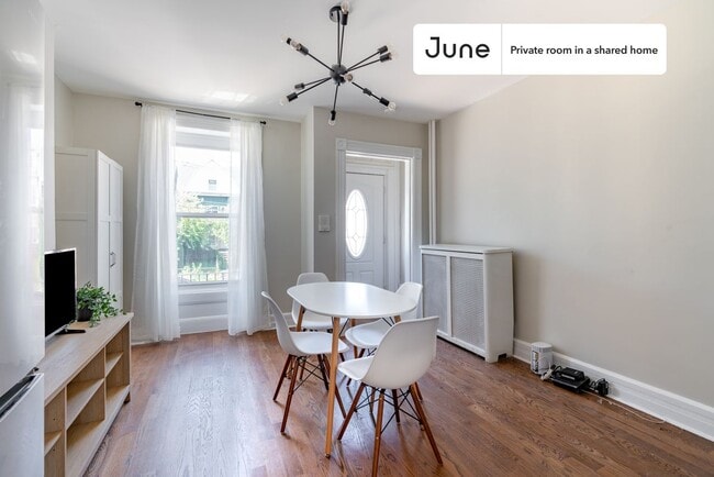 Foto del edificio - Room in Shared 3 bed/1.5 bath home