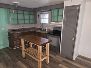 Building Photo - 335 1st Ave N